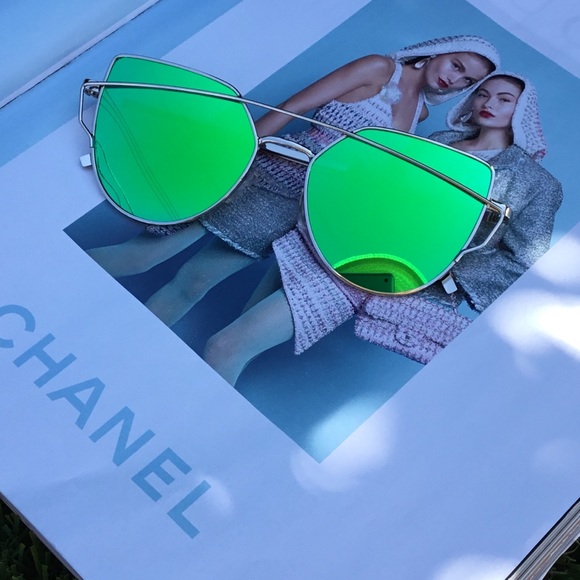 Blue/Greenish Mirrored Sunglasses - Picture 2 of 4